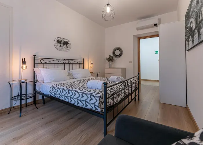 Domus Dino Apartament *